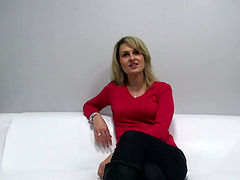 Casting milf masturbates pussy on a camera and gives blowjob