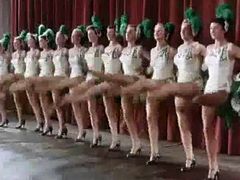 Tons of Naked Women in a Scene from Ah! Les Belles Bacchantes - Vintage Porn