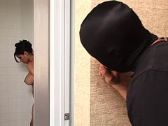 Bored housewife Diamond Kitty gets some dick while her husband is at work