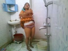 My incredibly sweet and sexy gf washes her sexy body before date