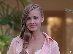 Elegant cutie decides to get totally naked in her own backyard