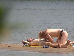 Cock-sucking model shows off her skills